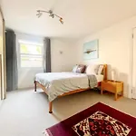 Cheltenham Central Apartment, Parking, Close Bars & Restaurants