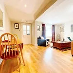Cheltenham Central Apartment, Parking, Close Bars & Restaurants