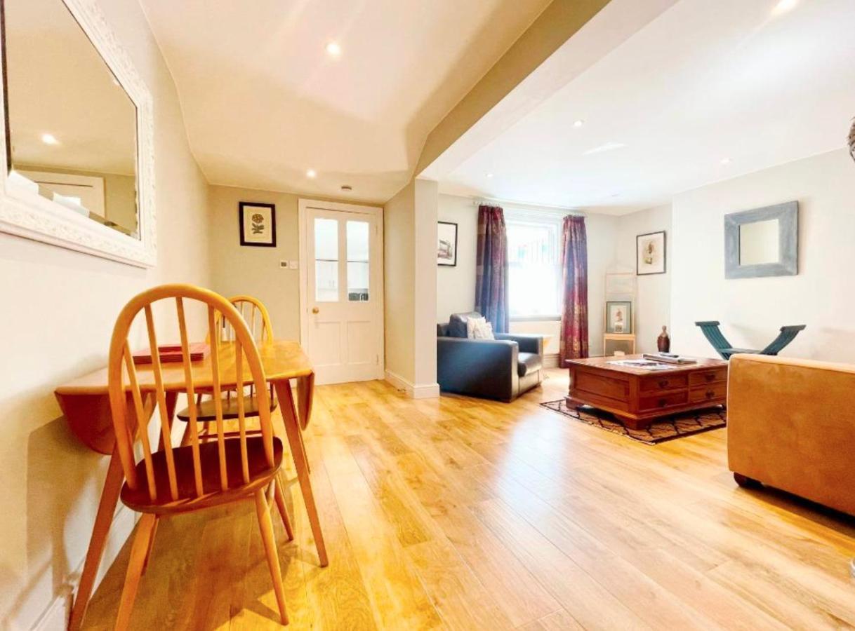 Cheltenham Central Apartment, Parking, Close Bars & Restaurants *